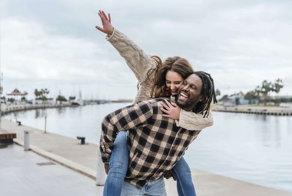 Quelle croisière propose un programme de découverte de la faune nocturne des jungles tropicales?