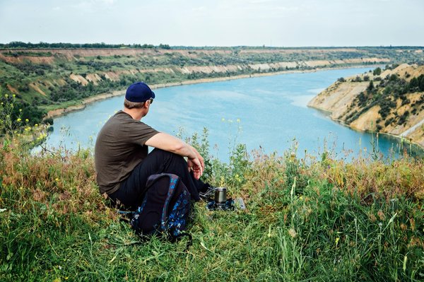 Comment naviguer sur le fleuve Amazone de manière écologique : choix des tours et astuces?